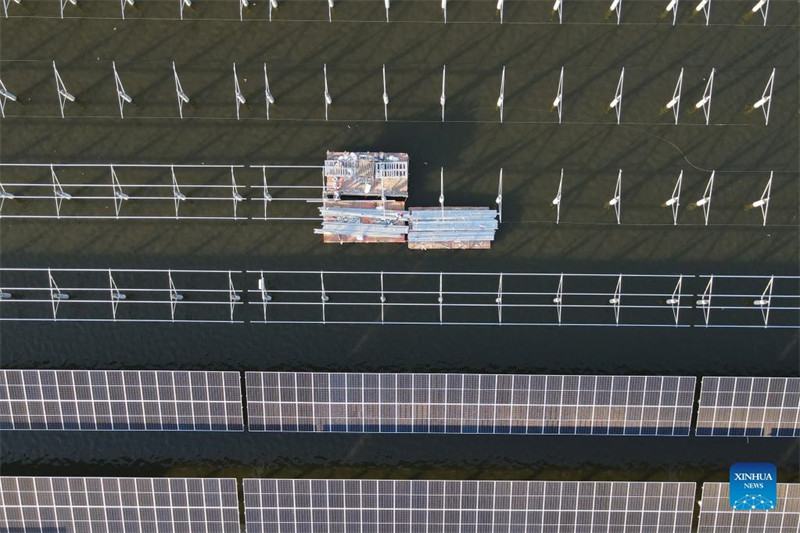 Anhui : la centrale photovolta?que du réservoir de Jiangji connectée avec succès au réseau