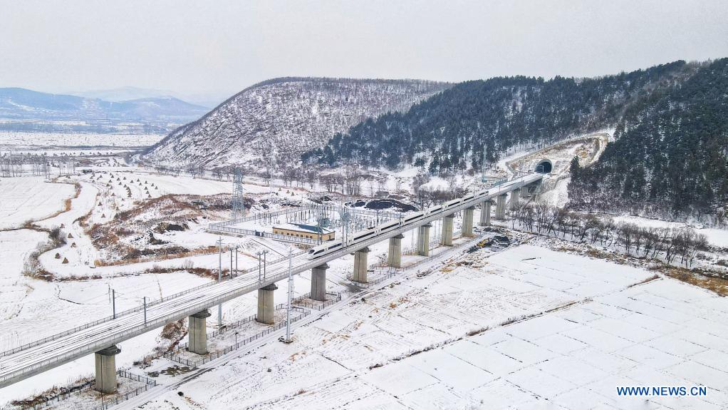 Chine : mise en service d'une nouvelle ligne ferroviaire à grande vitesse dans la zone froide