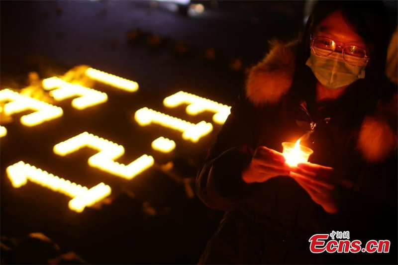 Nanjing : les étudiants rendent hommage aux victimes du massacre de 1937