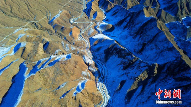 Les routes rurales du Xinjiang vues du ciel