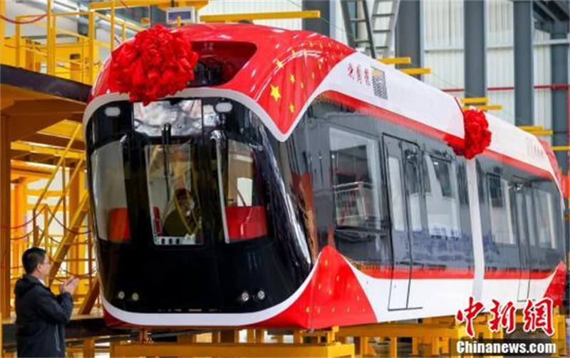 Le premier train aérien maglev de Chine est sorti des cha?nes de production à Wuhan