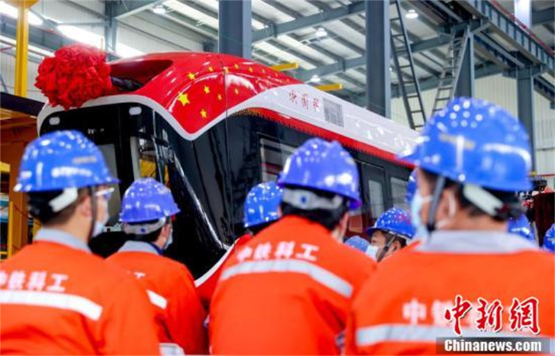 Le premier train aérien maglev de Chine est sorti des cha?nes de production à Wuhan