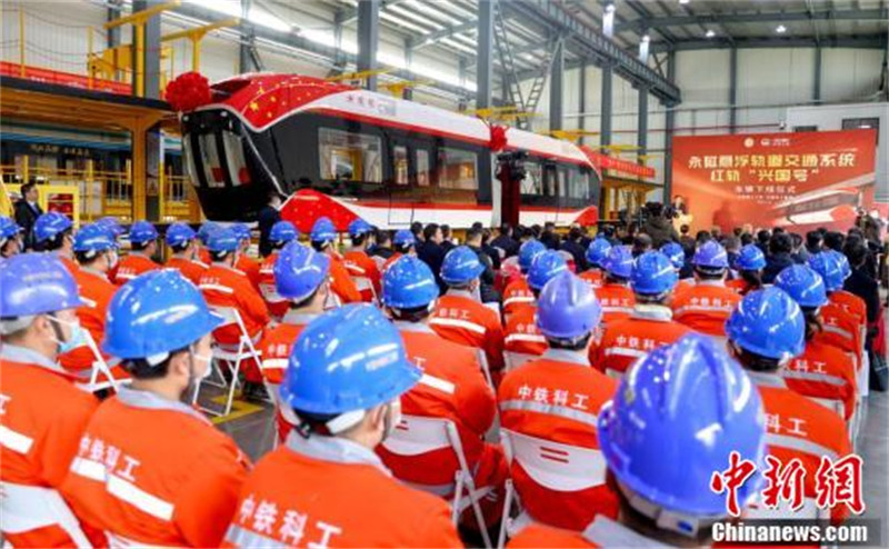 Le premier train aérien maglev de Chine est sorti des cha?nes de production à Wuhan