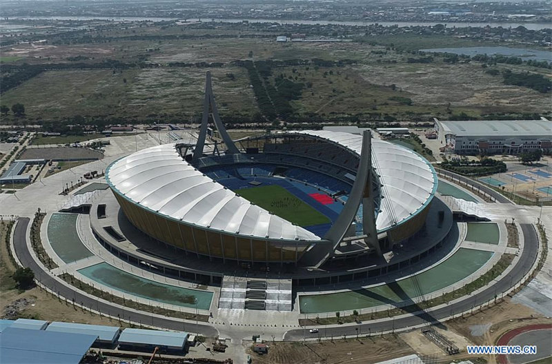 Le Cambodge inaugure un stade financé par la Chine