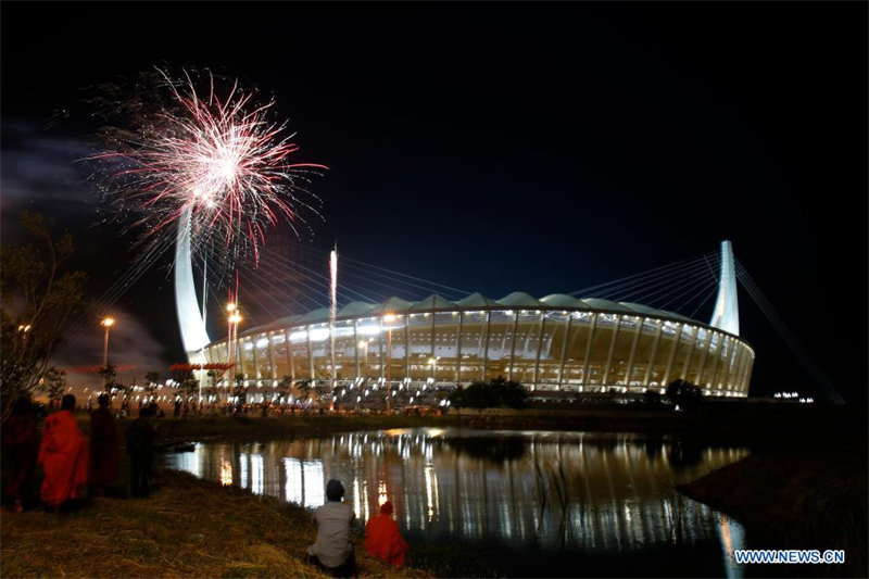 Le Cambodge inaugure un stade financé par la Chine