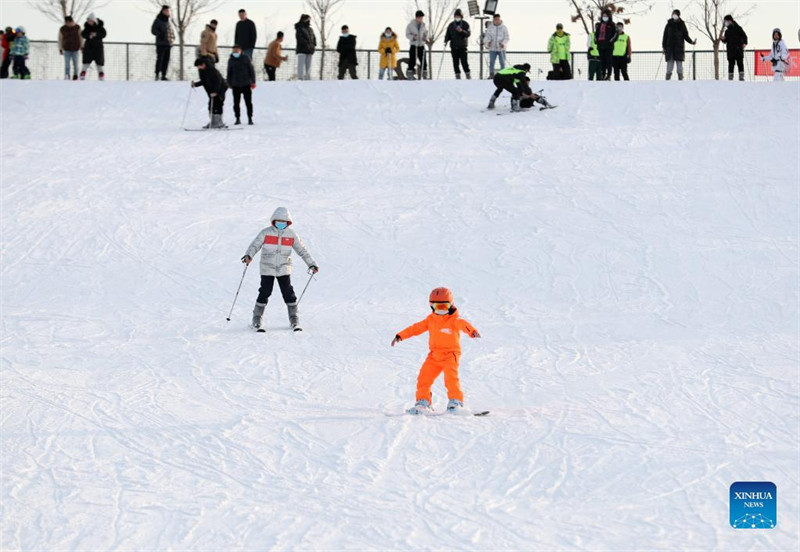 En photos : les gens profitent des activités d'hiver à travers la Chine