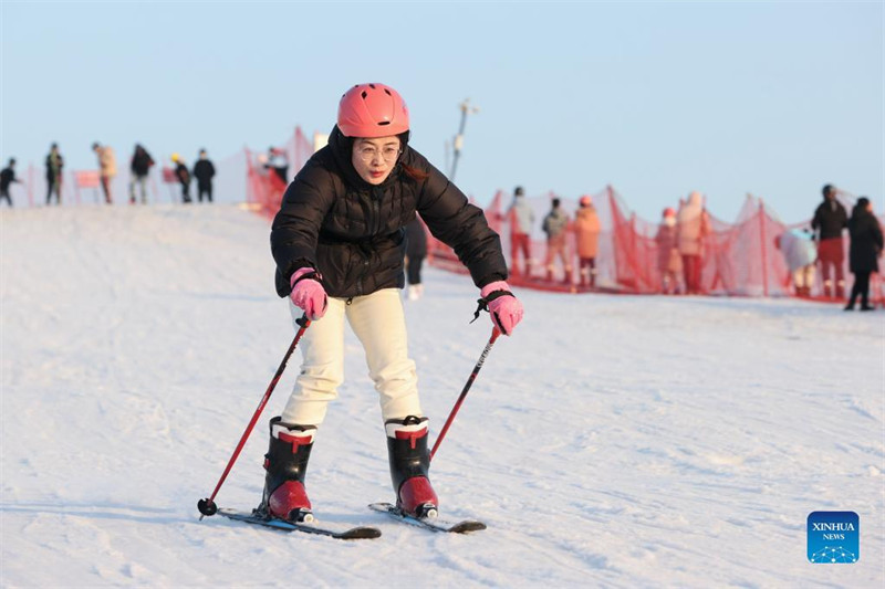 En photos : les gens profitent des activités d'hiver à travers la Chine