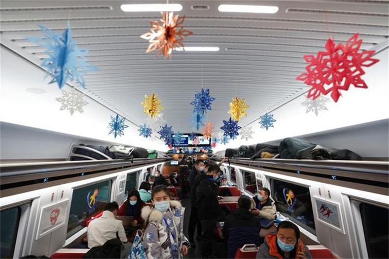 Le train à grande vitesse con?u pour les JO d'hiver de Beijing effectue son premier voyage