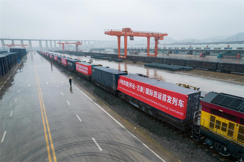 Le Hunan lance un service de fret ferroviaire international Chine-Laos