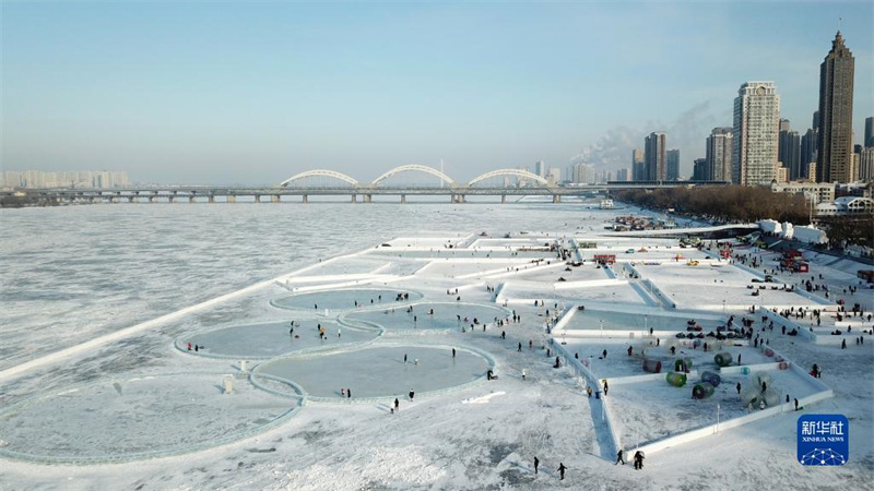 Amusement sur la rivière Songhua à Harbin