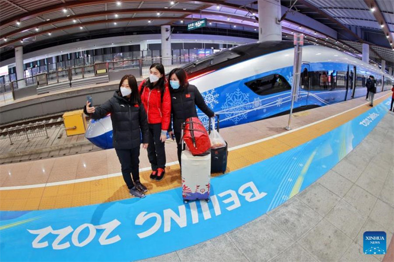 Le train à grande vitesse Beijing-Zhangjiakou pour les JO de Beijing 2022 mis en service