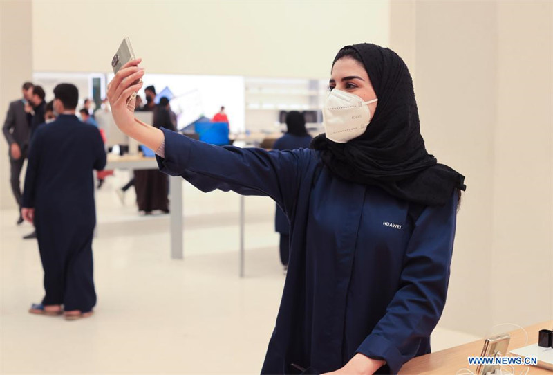 Huawei inaugure sa plus grande boutique à l'étranger à Riyad