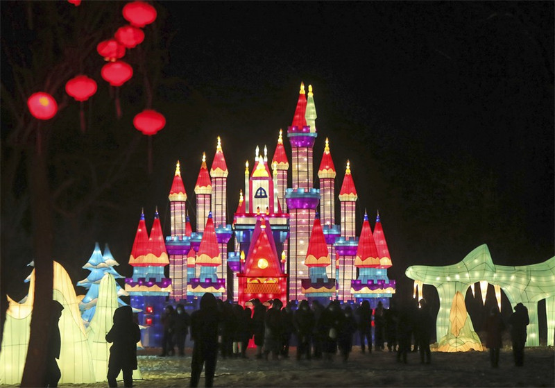 Chine : exposition de lanternes à Shenyang au Liaoning