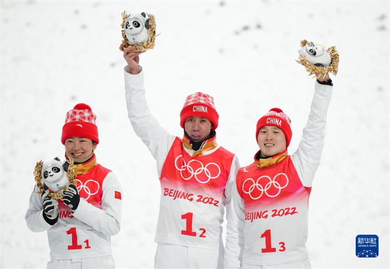 (BEIJING 2022) L'équipe des états-Unis a décroché la médaille d'or en ski acrobatique saut par équipes mixtes