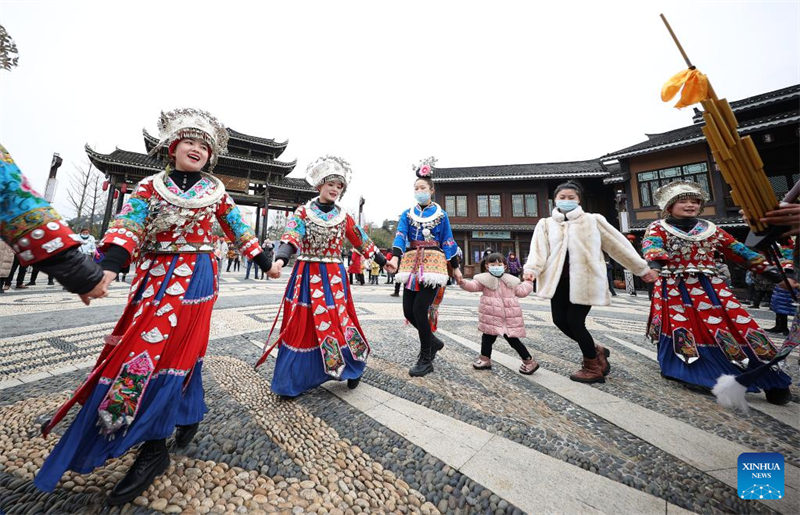 Divers événements organisés à travers la Chine pour célébrer le prochain Festival des lanternes