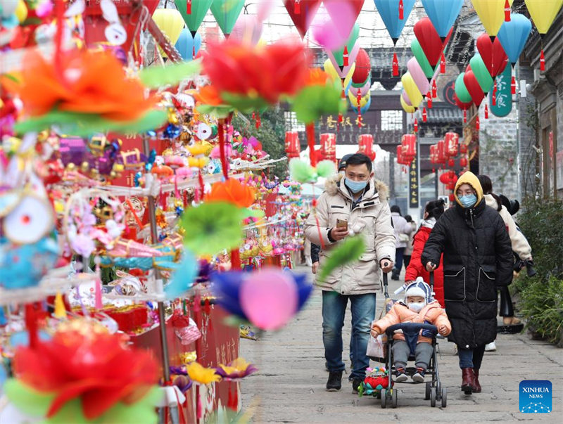 Divers événements organisés à travers la Chine pour célébrer le prochain Festival des lanternes