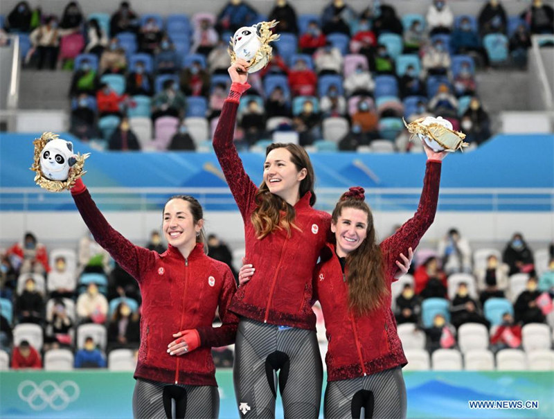 (BEIJING 2022) Les Canadiennes médaillées d'or de la poursuite par équipes en patinage de vitesse