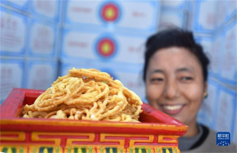 Le marché du Nouvel An bat son plein à Lhassa, au Tibet