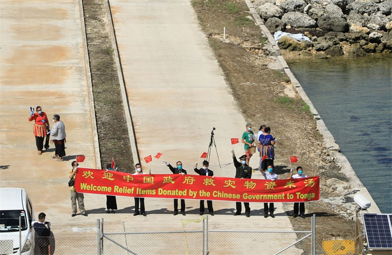 Arrivée des fournitures de secours chinoises aux Tonga