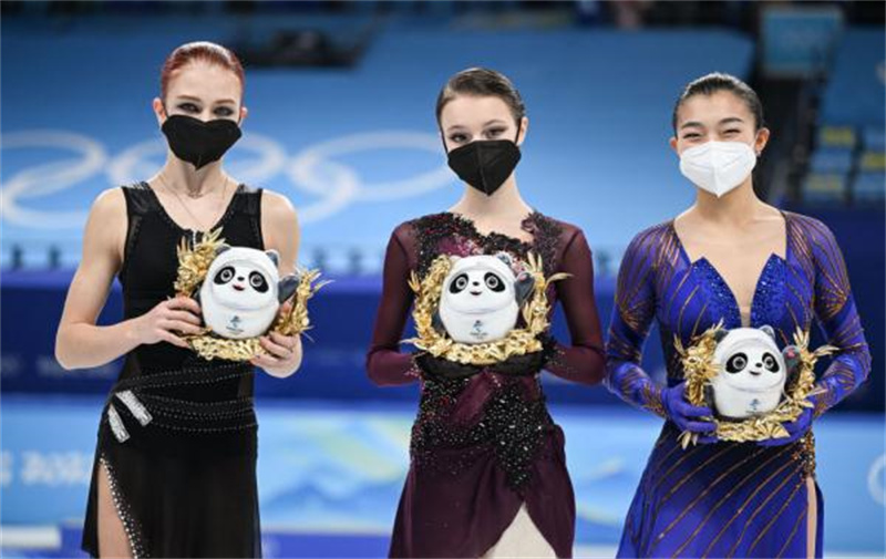 (BEIJING 2022) Anna Shcherbakova remporte la médaille d'or du patinage artistique femmes