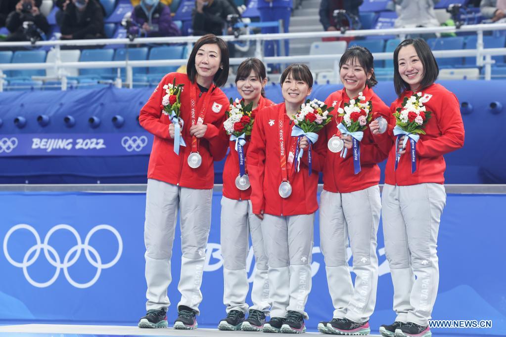 Le Royaume-Uni remporte l'or au curling féminin face au Japon