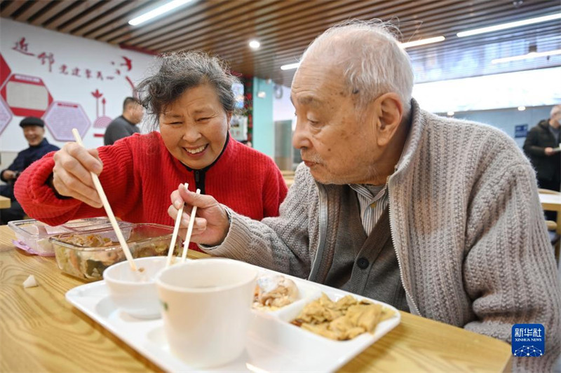 Fujian : des cantines pour personnes agées prennent soin des seniors à Fuzhou