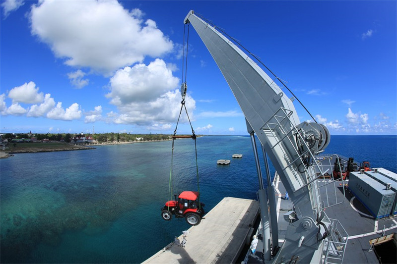 Départ des Tonga de navires de la marine chinoise après la livraison de fournitures de secours