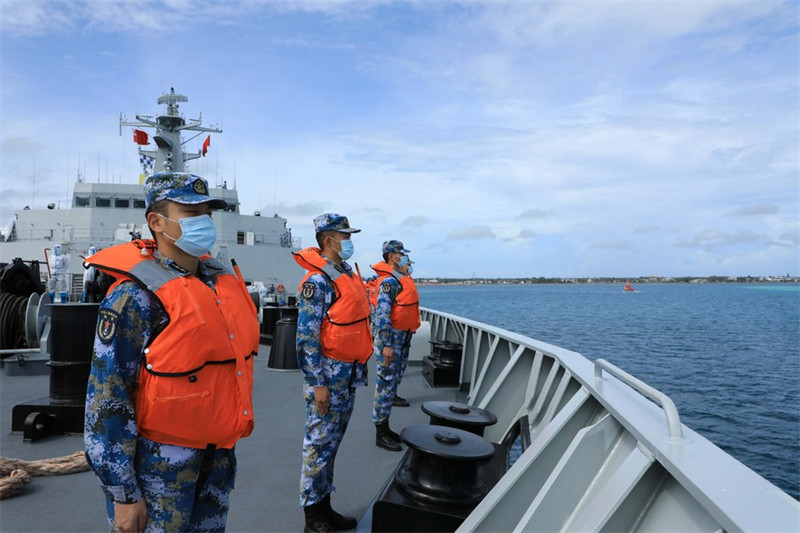 Départ des Tonga de navires de la marine chinoise après la livraison de fournitures de secours