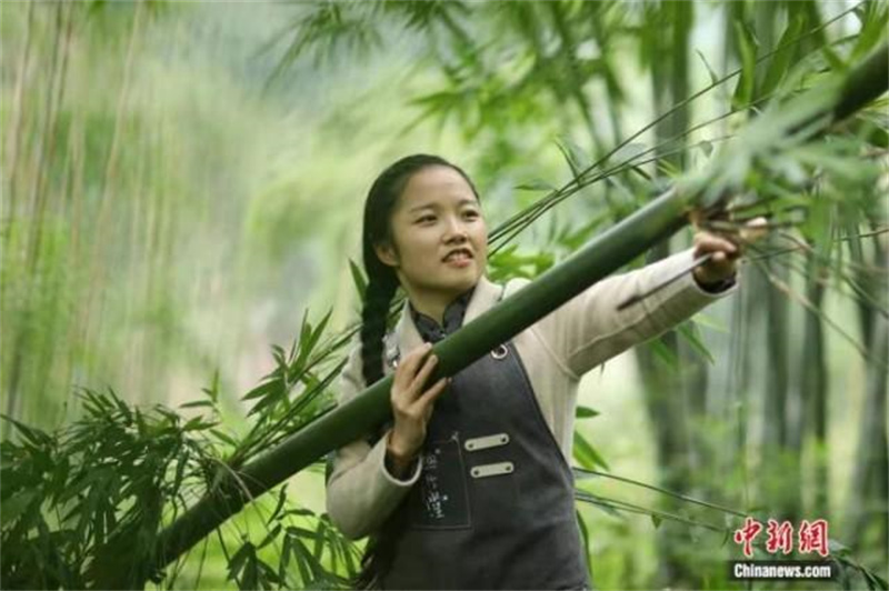 Yang Changqin, la ? fille du tissage de bambou ? : donner un avenir à la tradition