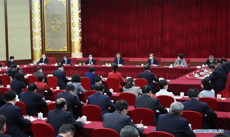 (Deux Sessions) Xi Jinping rend visite à des conseillers politiques et participe à une discussion lors de la session annuelle