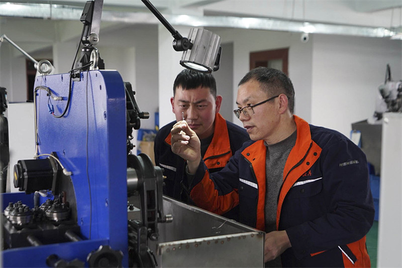 Anhui : les petits hame?ons de Wuhe stimulent une grande industrie