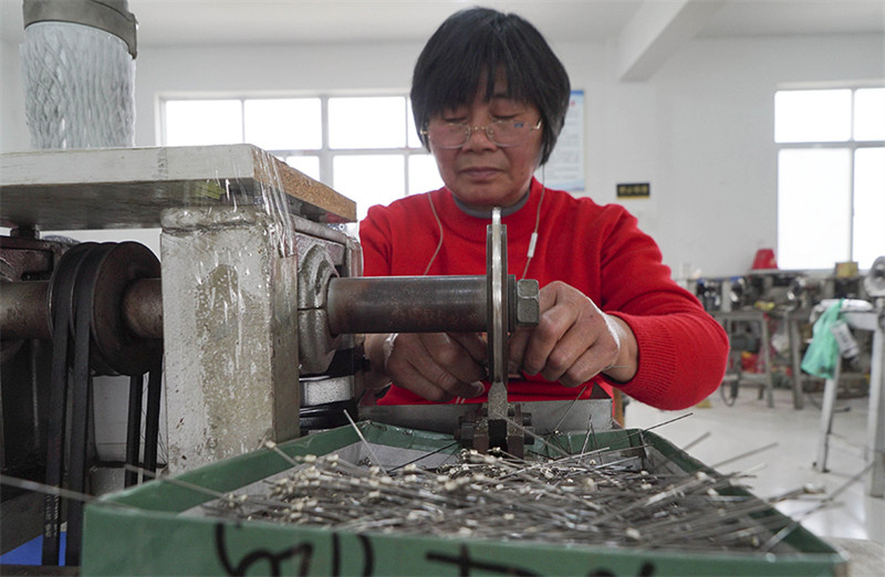 Anhui : les petits hame?ons de Wuhe stimulent une grande industrie