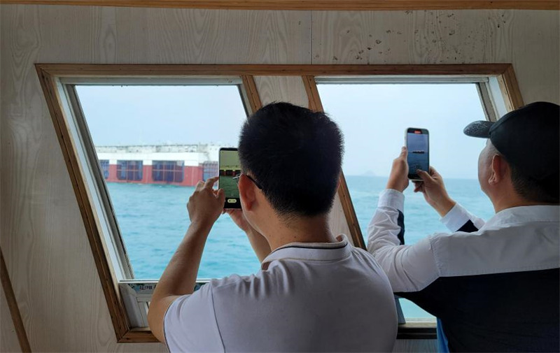 La première installation piscicole semi-submersible et pélagique installée dans la province de Hainan