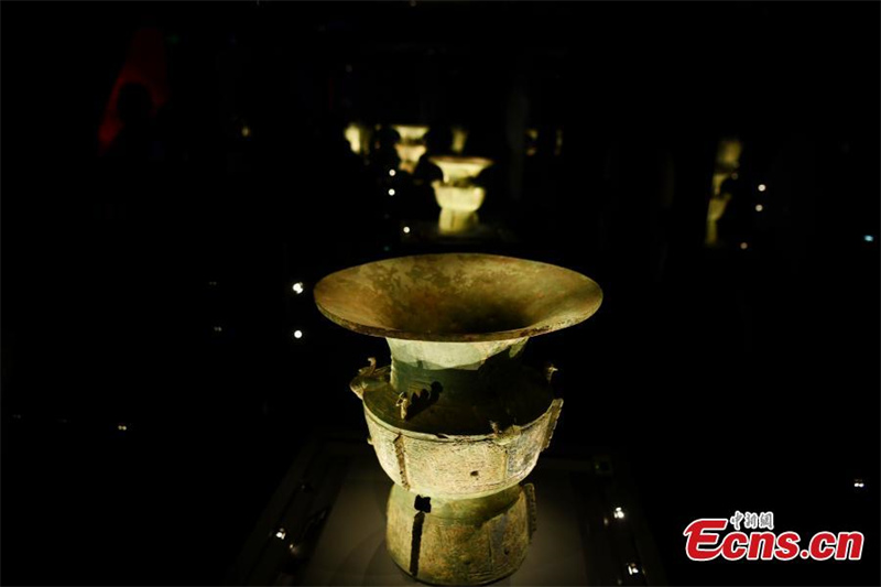 La salle des bronzes récemment rénovée du Musée de Sanxingdui ouverte au public