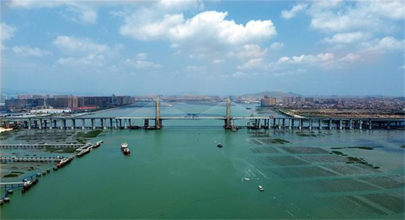 Fujian : le grand pont de la baie d'Anhai connecté avec succès