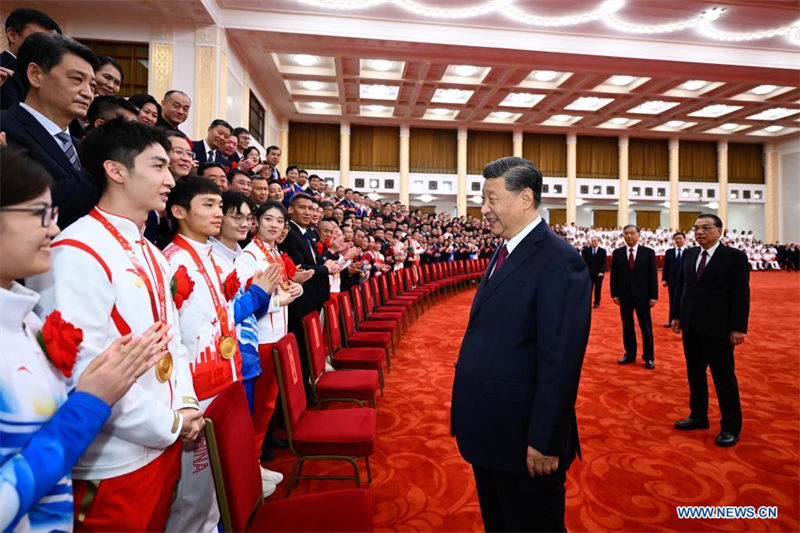 La Chine honore des unités et des individus pour leurs contributions aux Jeux olympiques et paralympiques d'hiver de Beijing 2022