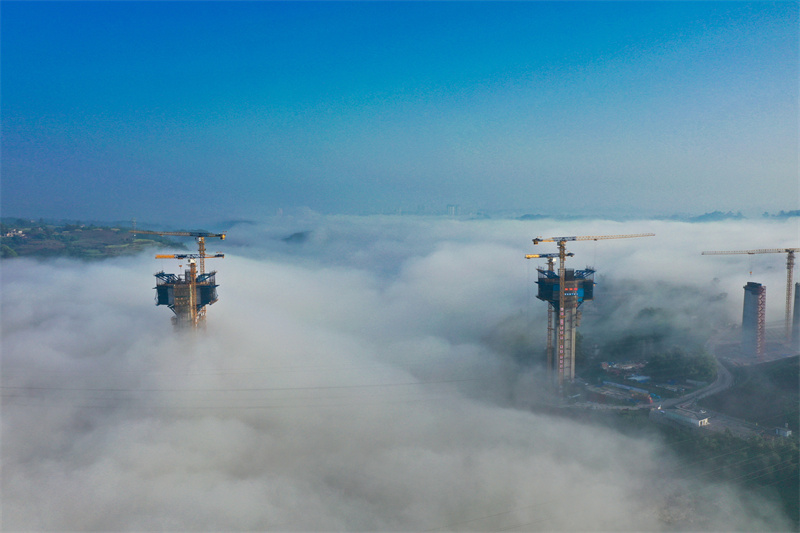 Sichuan : le chantier sur des nuages de Luzhou