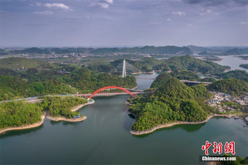 Le premier pont routier ? en anse de panier ? de la province du Guizhou a remporté le ? prix Nobel des ponts ?   