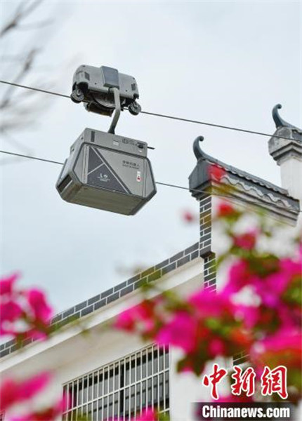 Des ? robots-navettes ? aériens aident les marchandises agricoles à sortir des montagnes