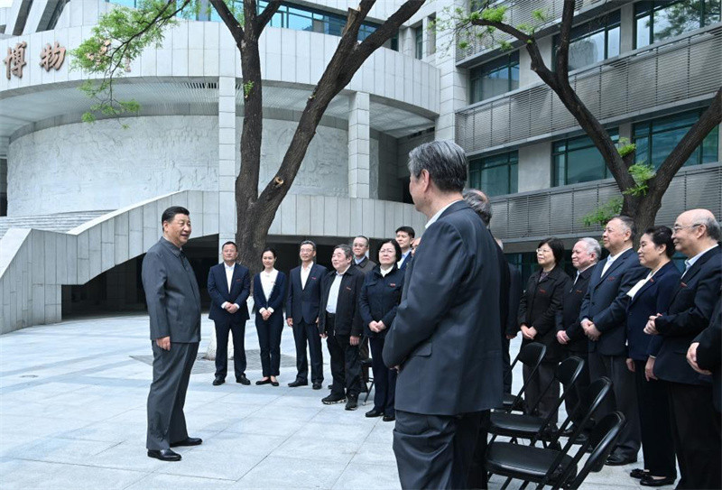 Xi Jinping appelle à ouvrir une nouvelle voie propice au développement d'universités chinoises de classe mondiale