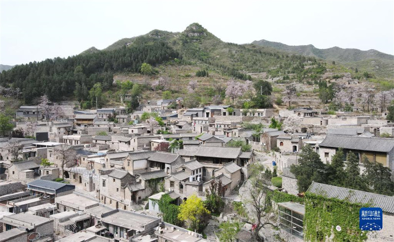 Dans le Hebei, le tourisme contribue à la revitalisation des vieux villages du mont Taihang