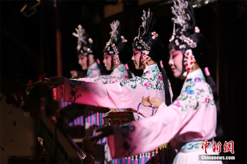 La réouverture d'un opéra centenaire à Beijing