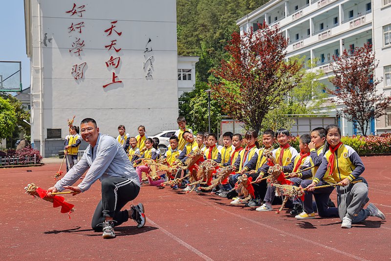 Zhejiang : des cours de patrimoine culturel immatériel favorise la politique de ? Double Réduction ? à Chun'an