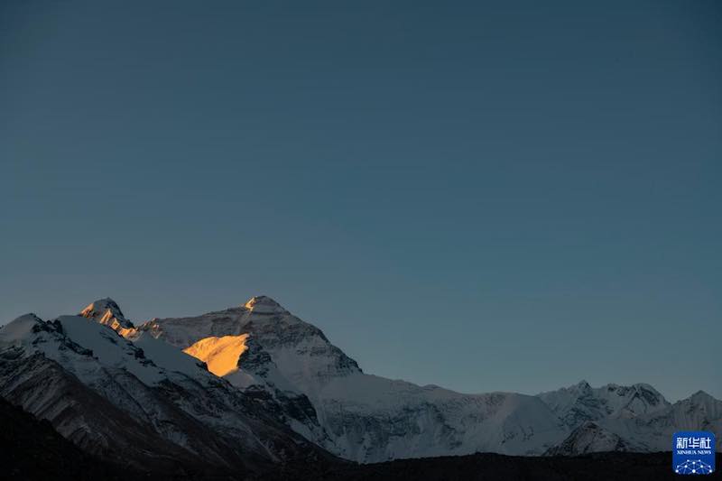 Qomolangma : le ciel et les étoiles vus du ? toit du monde ?