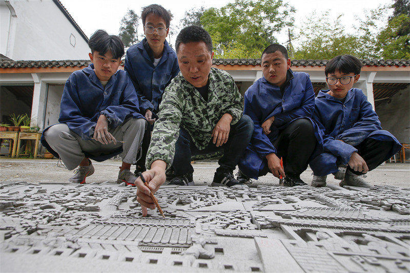 Anhui : l'enseignement caractéristique pour le développement