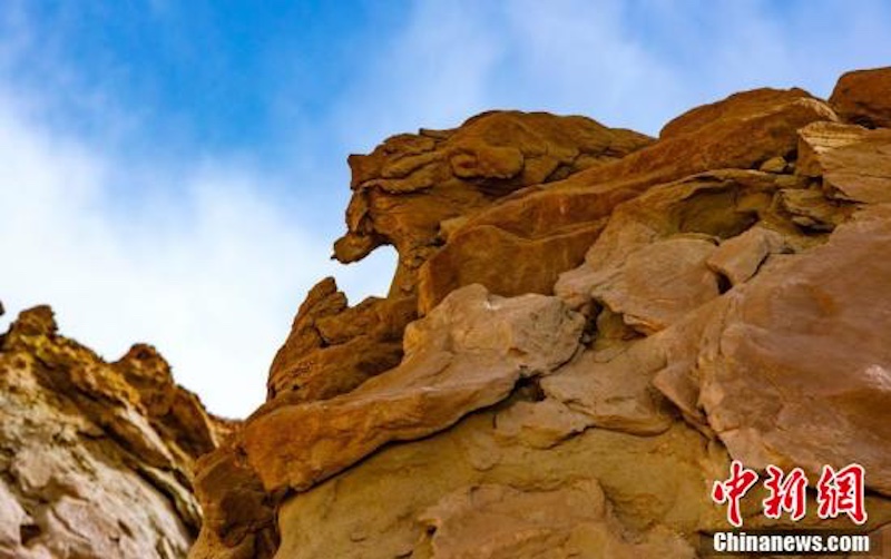 Qinghai : le paysage du relief de yardang de la région de la falaise rouge, ? l'endroit le plus semblable à Mars en Chine ? 