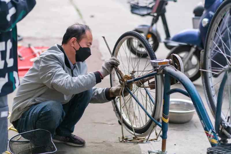 Un réparateur a réparé près de 500 000 vélos à l'Université de Pékin en 16 ans