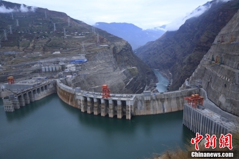 L'ensemble des 16 unités de la centrale hydroélectrique de Baihetan a été installé