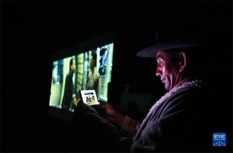 Tibet : un cinéma céleste en plein air