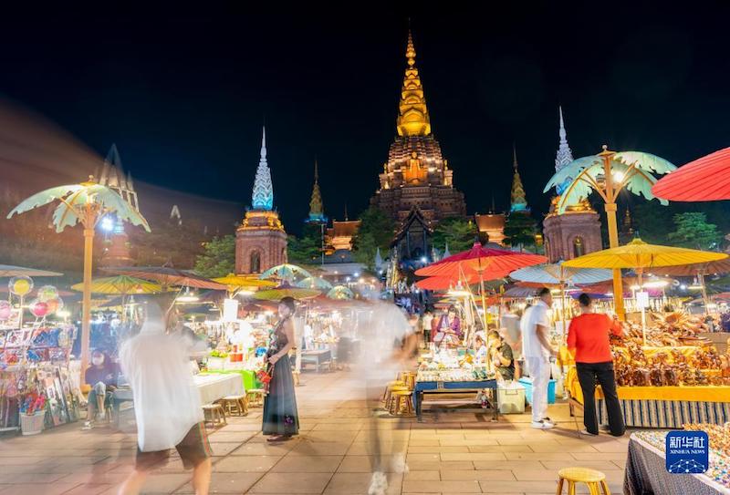 Une Chine animée dans la nuit